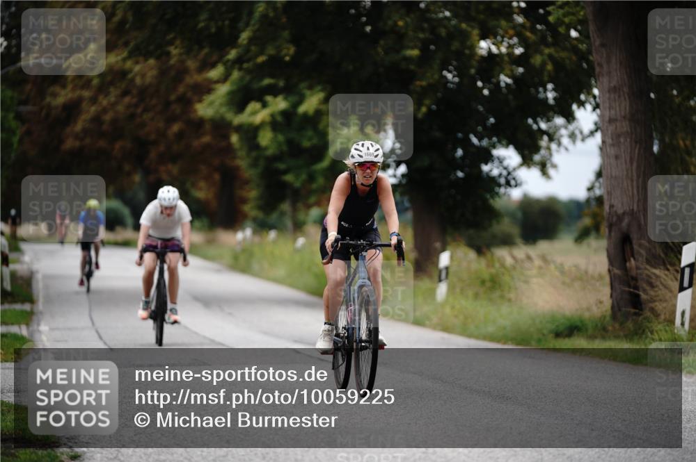30.08.2026 - Elbe Triathlon Hamburg Michael Burmester http://msf.ph/oto/10059225 30.08.2026 11:29:15 Radfahren 1382, 1563, 1651, 1669, 1674 meine-sportfotos.de