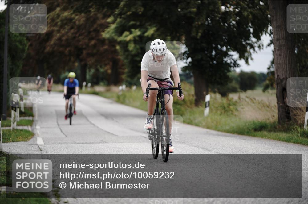 30.08.2026 - Elbe Triathlon Hamburg Michael Burmester http://msf.ph/oto/10059232 30.08.2026 11:29:17 Radfahren 1382, 1563, 1651, 1669, 1674 meine-sportfotos.de