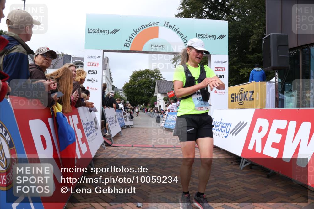 30.08.2026 - Blankeneser Heldenlauf Lena Gebhardt http://msf.ph/oto/10059234 30.08.2026 12:25:23 Ziel 2596, 2855, 4154 meine-sportfotos.de