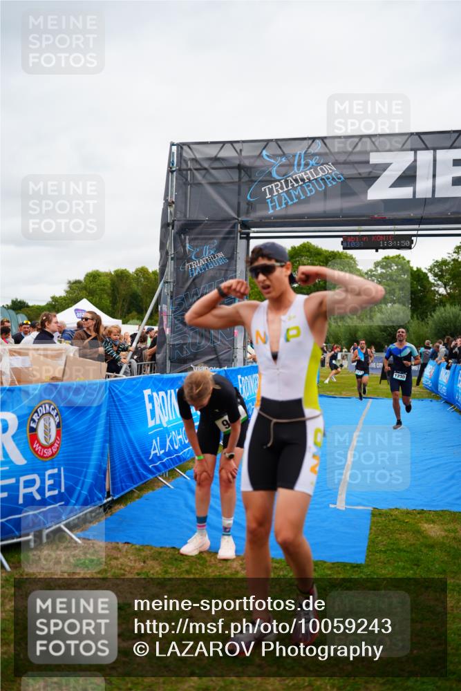 30.08.2026 - Elbe Triathlon Hamburg LAZAROV Photography http://msf.ph/oto/10059243 30.08.2026 11:35:06 Ziel 1213, 1230 meine-sportfotos.de