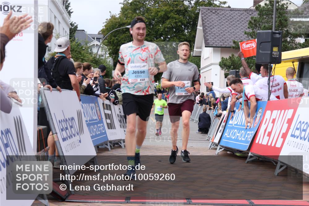 30.08.2026 - Blankeneser Heldenlauf Lena Gebhardt http://msf.ph/oto/10059260 30.08.2026 12:25:33 Ziel 4332, 4333 meine-sportfotos.de