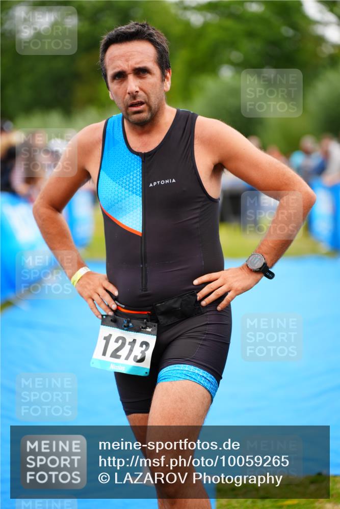 30.08.2026 - Elbe Triathlon Hamburg LAZAROV Photography http://msf.ph/oto/10059265 30.08.2026 11:35:13 Ziel 826, 1137 meine-sportfotos.de