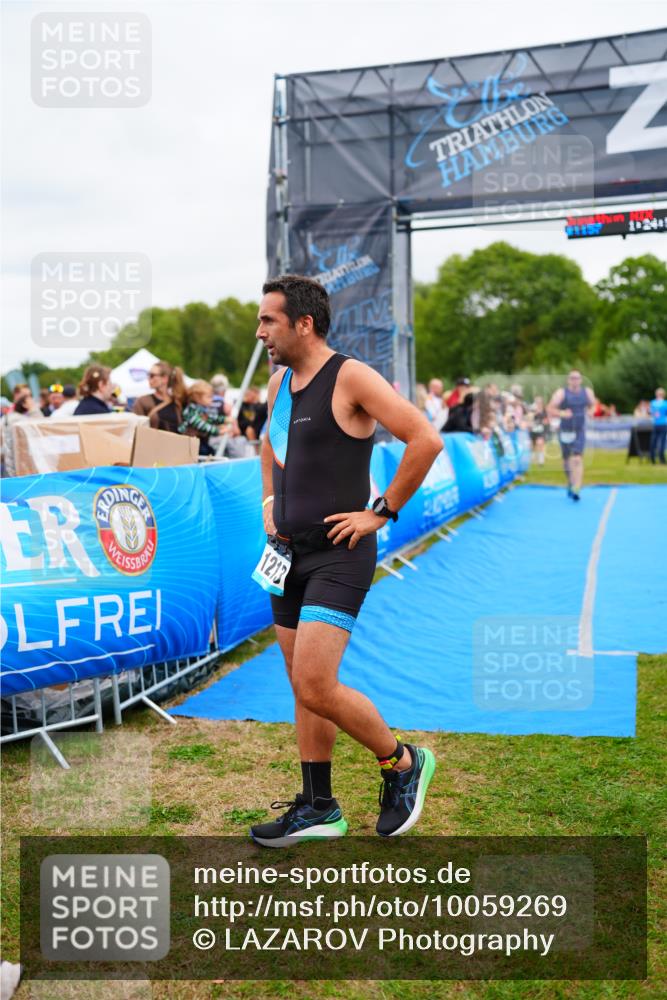 30.08.2026 - Elbe Triathlon Hamburg LAZAROV Photography http://msf.ph/oto/10059269 30.08.2026 11:35:14 Ziel 780, 826, 1137 meine-sportfotos.de