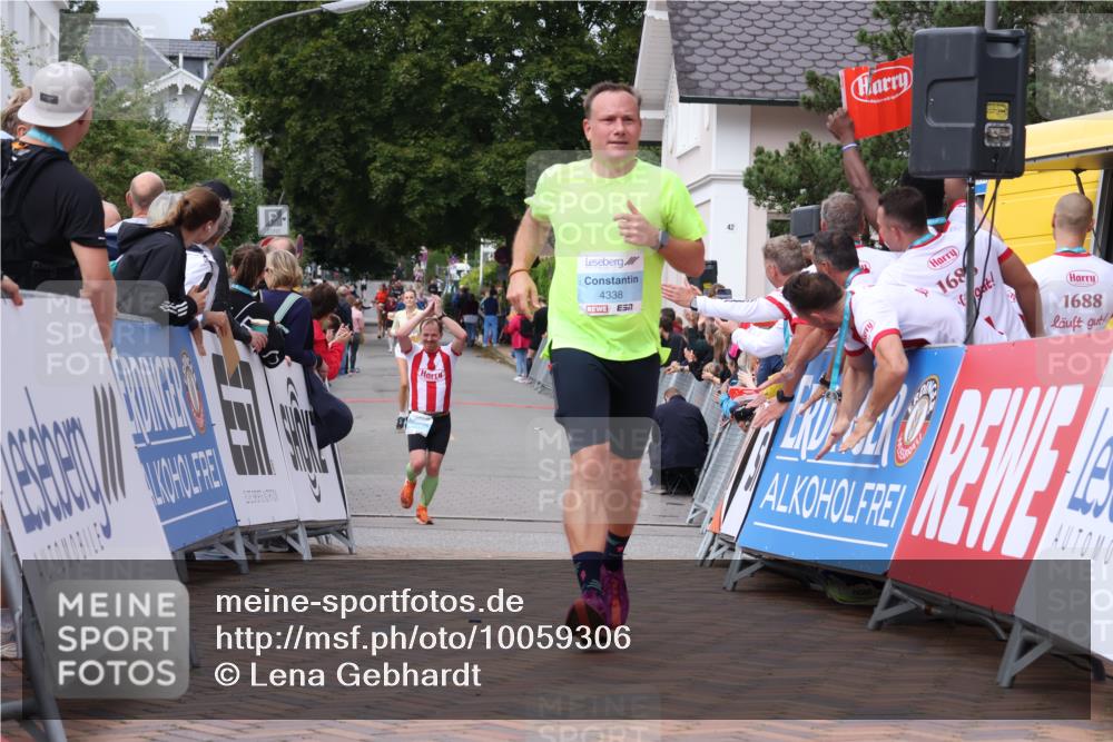 30.08.2026 - Blankeneser Heldenlauf Lena Gebhardt http://msf.ph/oto/10059306 30.08.2026 12:25:38 Ziel 4332, 4333, 4338 meine-sportfotos.de