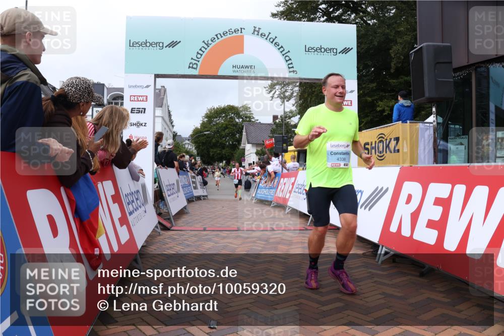 30.08.2026 - Blankeneser Heldenlauf Lena Gebhardt http://msf.ph/oto/10059320 30.08.2026 12:25:41 Ziel 4332, 4333, 4338, 4361 meine-sportfotos.de
