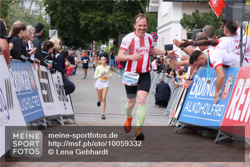 30.08.2026 - Blankeneser Heldenlauf Lena Gebhardt http://msf.ph/oto/10059332 30.08.2026 12:25:43 Ziel 4338, 4361 meine-sportfotos.de