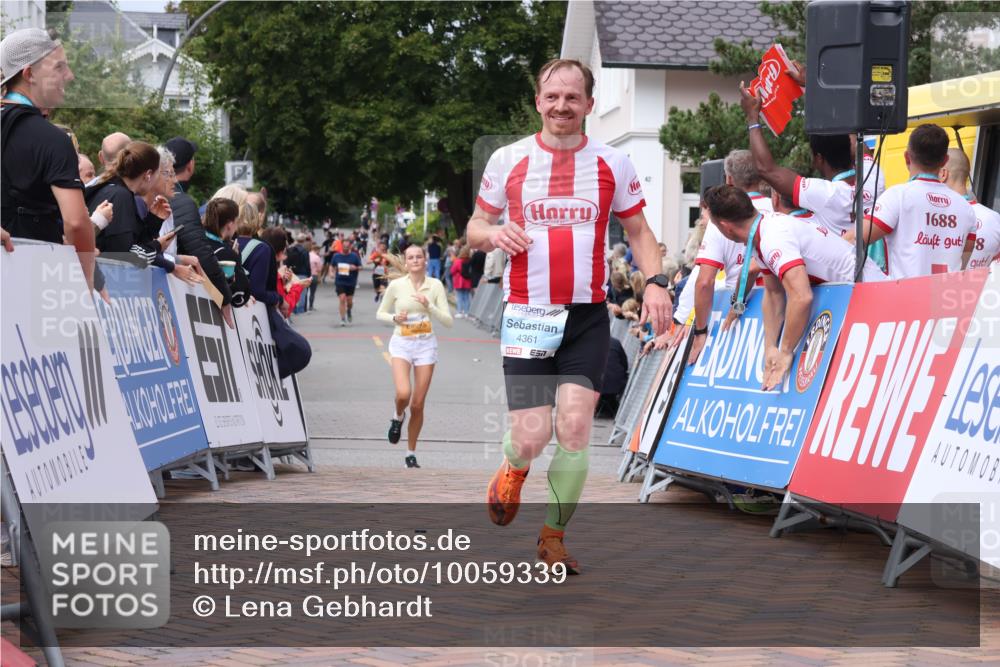 30.08.2026 - Blankeneser Heldenlauf Lena Gebhardt http://msf.ph/oto/10059339 30.08.2026 12:25:44 Ziel 4338, 4361 meine-sportfotos.de