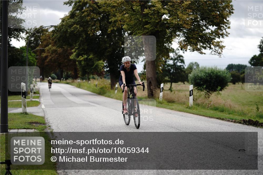 30.08.2026 - Elbe Triathlon Hamburg Michael Burmester http://msf.ph/oto/10059344 30.08.2026 11:30:20 Radfahren 1427, 1467, 1592 meine-sportfotos.de