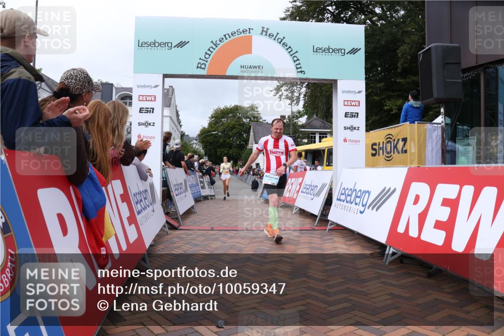 30.08.2026 - Blankeneser Heldenlauf Lena Gebhardt http://msf.ph/oto/10059347 30.08.2026 12:25:46 Ziel 2859, 4338, 4361 meine-sportfotos.de