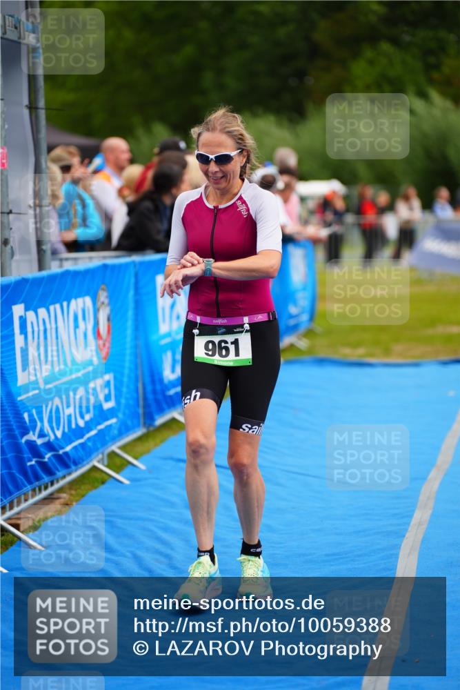 30.08.2026 - Elbe Triathlon Hamburg LAZAROV Photography http://msf.ph/oto/10059388 30.08.2026 11:35:40 Ziel 961 meine-sportfotos.de