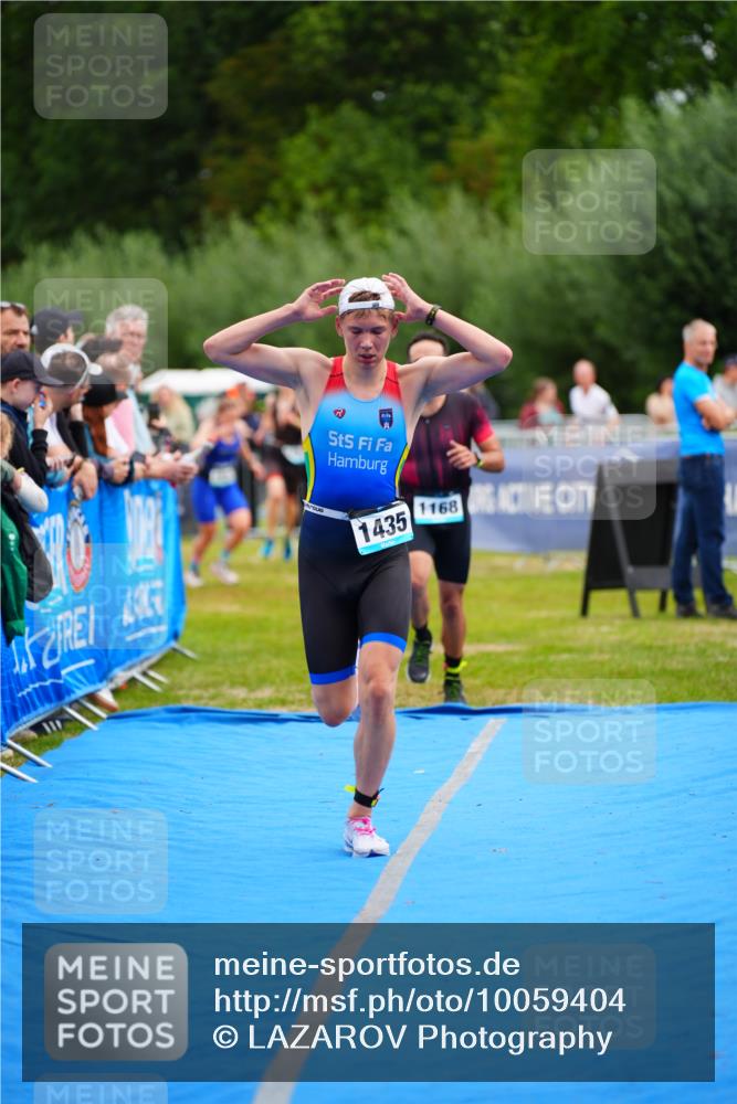 30.08.2026 - Elbe Triathlon Hamburg LAZAROV Photography http://msf.ph/oto/10059404 30.08.2026 11:35:53 Ziel 1168, 1435, 1439 meine-sportfotos.de