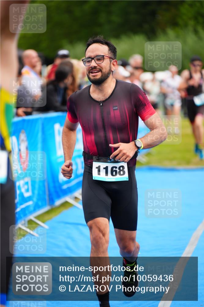 30.08.2026 - Elbe Triathlon Hamburg LAZAROV Photography http://msf.ph/oto/10059436 30.08.2026 11:35:57 Ziel 1168, 1295, 1435, 1439 meine-sportfotos.de