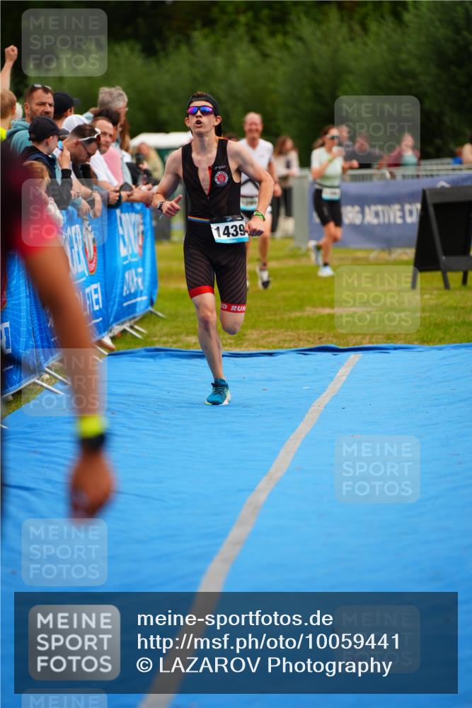 30.08.2026 - Elbe Triathlon Hamburg LAZAROV Photography http://msf.ph/oto/10059441 30.08.2026 11:35:58 Ziel 1168, 1295, 1435, 1439 meine-sportfotos.de