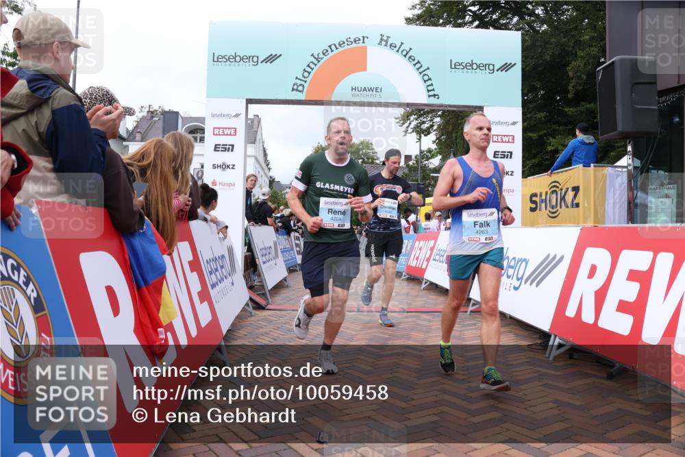 30.08.2026 - Blankeneser Heldenlauf Lena Gebhardt http://msf.ph/oto/10059458 30.08.2026 12:26:10 Ziel 2248, 2764, 4204, 4263, 4346, 4452 meine-sportfotos.de