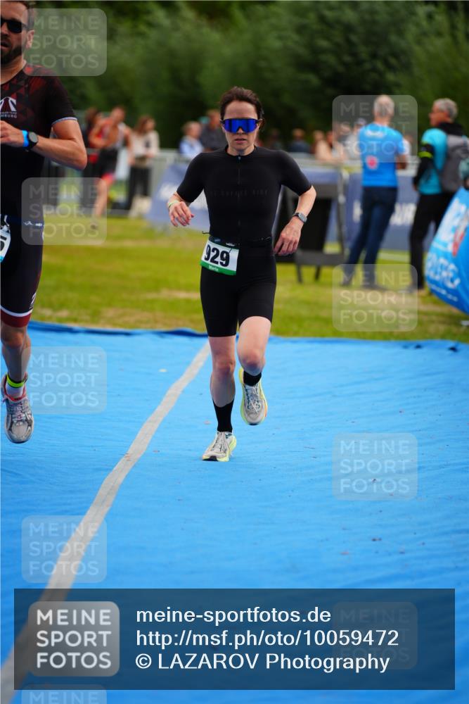 30.08.2026 - Elbe Triathlon Hamburg LAZAROV Photography http://msf.ph/oto/10059472 30.08.2026 11:36:12 Ziel 929, 1305, 1447 meine-sportfotos.de