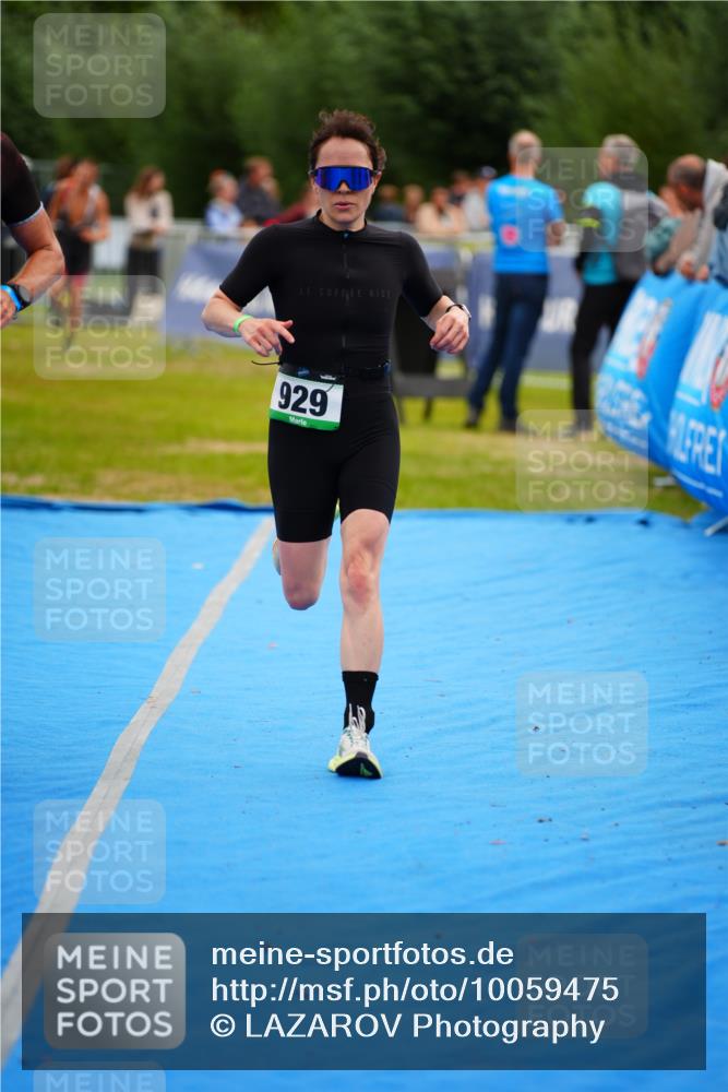 30.08.2026 - Elbe Triathlon Hamburg LAZAROV Photography http://msf.ph/oto/10059475 30.08.2026 11:36:13 Ziel 929, 1305, 1447 meine-sportfotos.de
