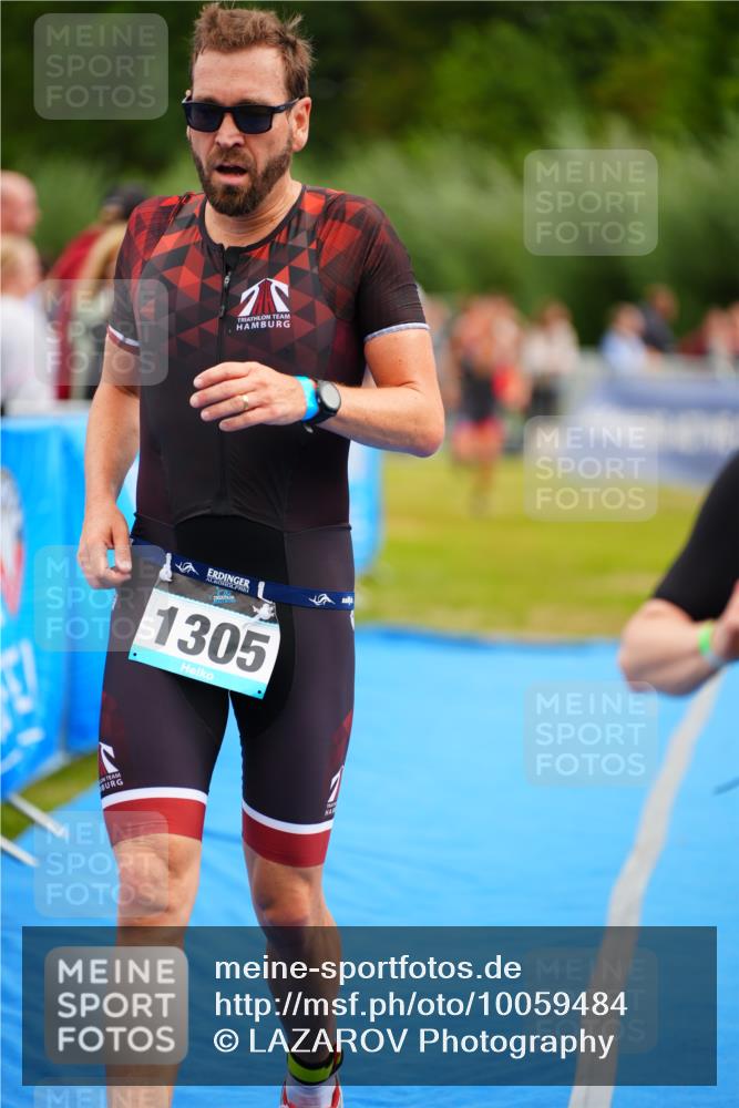 30.08.2026 - Elbe Triathlon Hamburg LAZAROV Photography http://msf.ph/oto/10059484 30.08.2026 11:36:14 Ziel 929, 1305, 1447 meine-sportfotos.de