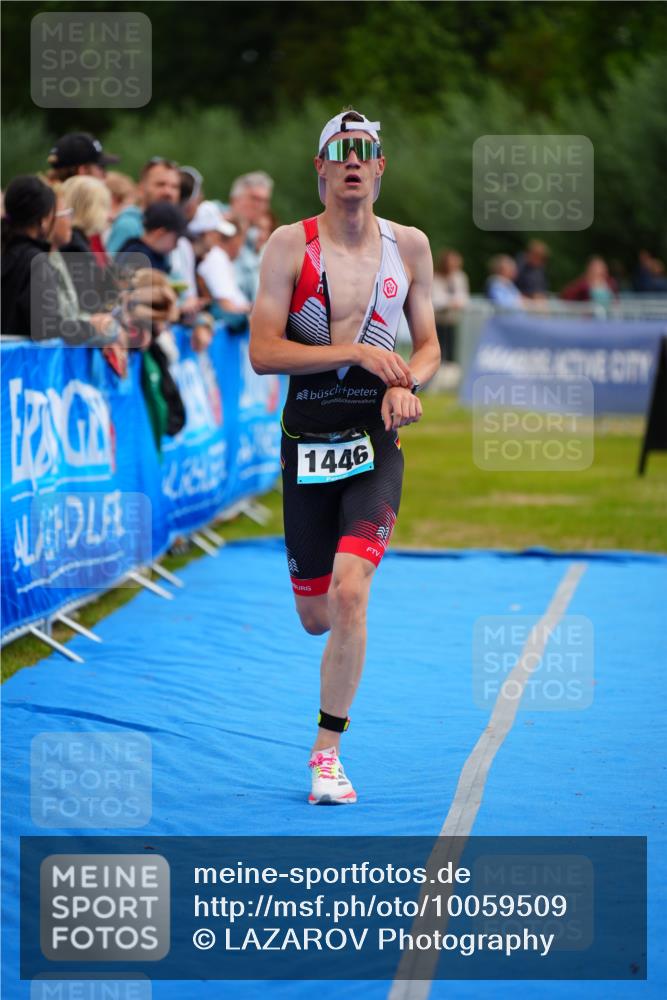 30.08.2026 - Elbe Triathlon Hamburg LAZAROV Photography http://msf.ph/oto/10059509 30.08.2026 11:36:25 Ziel 977, 1446 meine-sportfotos.de