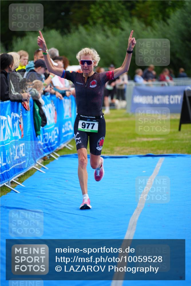 30.08.2026 - Elbe Triathlon Hamburg LAZAROV Photography http://msf.ph/oto/10059528 30.08.2026 11:36:32 Ziel 568, 882, 977 meine-sportfotos.de