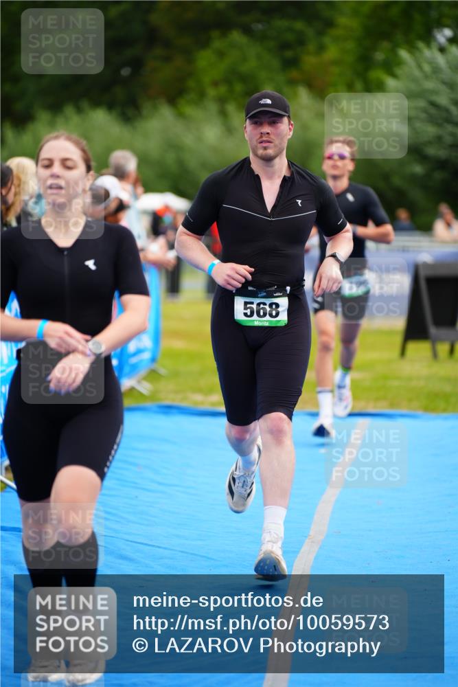 30.08.2026 - Elbe Triathlon Hamburg LAZAROV Photography http://msf.ph/oto/10059573 30.08.2026 11:36:40 Ziel 568, 796, 882 meine-sportfotos.de