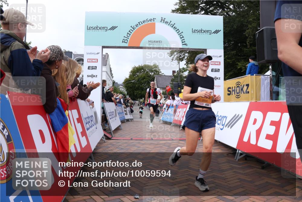 30.08.2026 - Blankeneser Heldenlauf Lena Gebhardt http://msf.ph/oto/10059594 30.08.2026 12:26:25 Ziel 2600, 2602, 2690, 4464, 4478, 4479 meine-sportfotos.de
