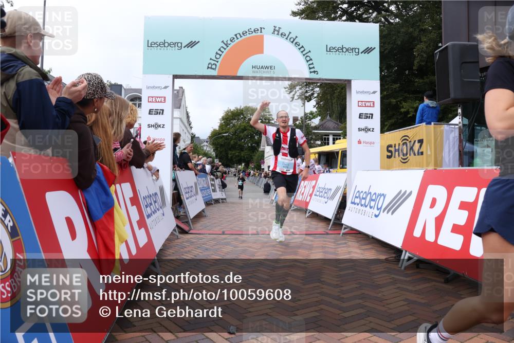 30.08.2026 - Blankeneser Heldenlauf Lena Gebhardt http://msf.ph/oto/10059608 30.08.2026 12:26:26 Ziel 2600, 2690, 4464, 4478, 4479 meine-sportfotos.de