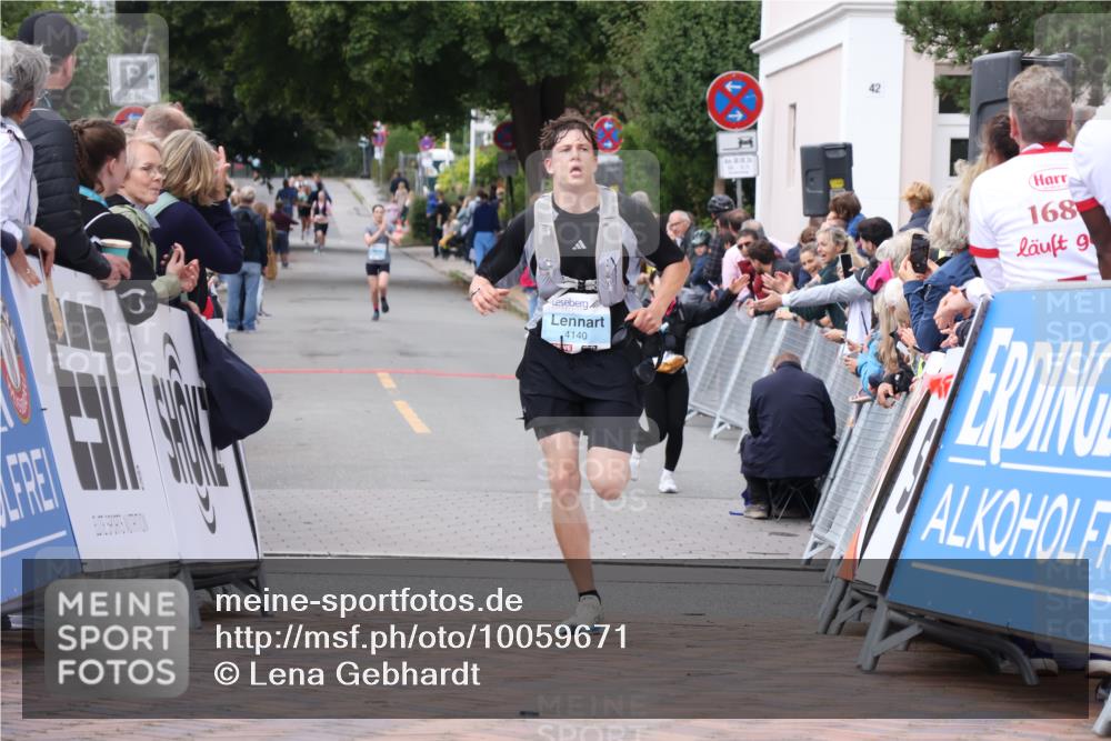 30.08.2026 - Blankeneser Heldenlauf Lena Gebhardt http://msf.ph/oto/10059671 30.08.2026 12:26:36 Ziel 4140, 4380 meine-sportfotos.de