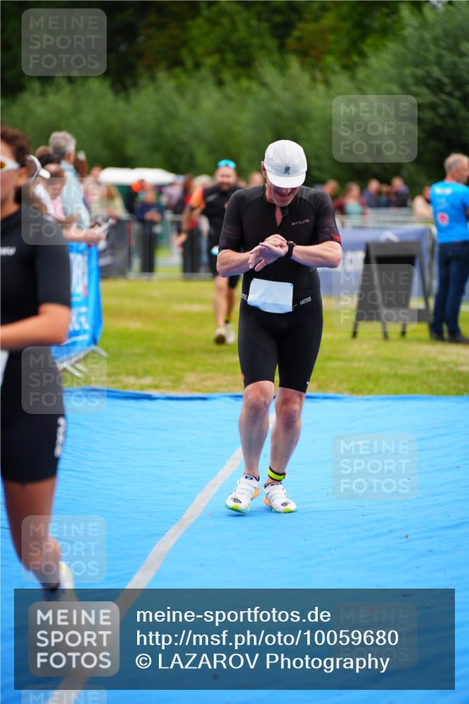30.08.2026 - Elbe Triathlon Hamburg LAZAROV Photography http://msf.ph/oto/10059680 30.08.2026 11:37:03 Ziel 879, 1050, 1132, 1307 meine-sportfotos.de