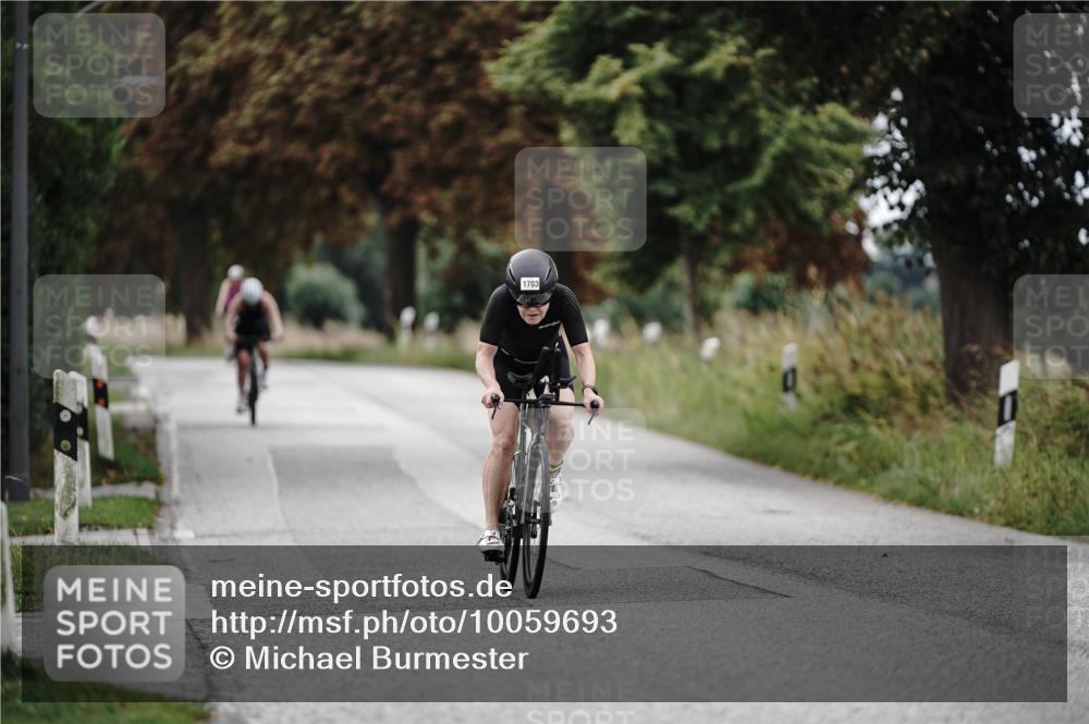 30.08.2026 - Elbe Triathlon Hamburg Michael Burmester http://msf.ph/oto/10059693 30.08.2026 11:33:59 Radfahren 1471, 1703, 1709 meine-sportfotos.de