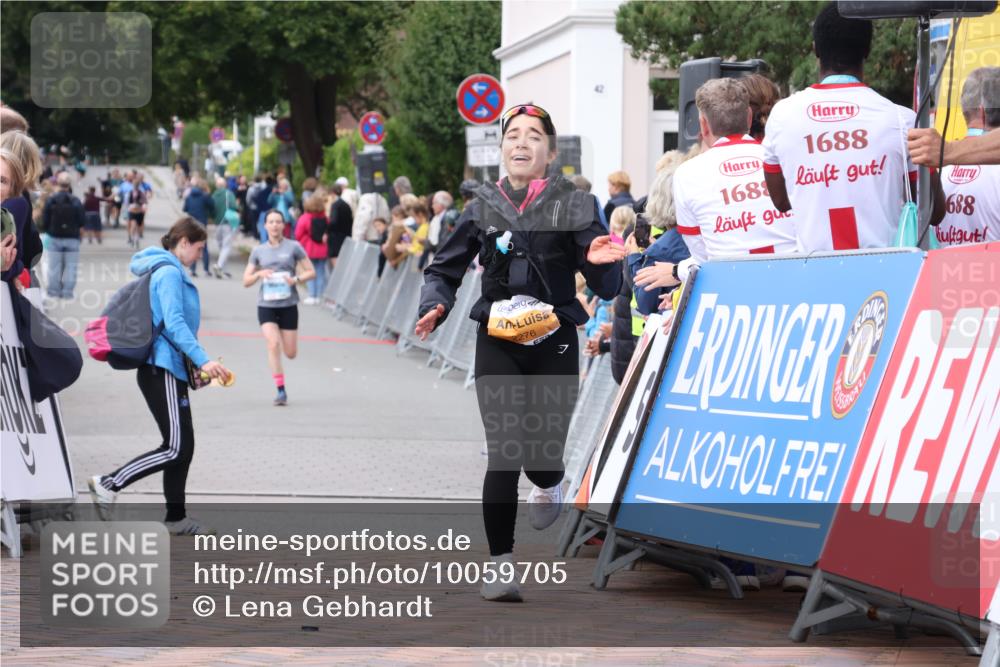 30.08.2026 - Blankeneser Heldenlauf Lena Gebhardt http://msf.ph/oto/10059705 30.08.2026 12:26:44 Ziel 2276, 4140 meine-sportfotos.de