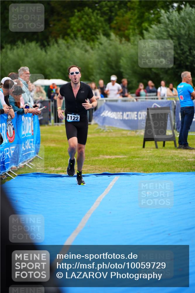 30.08.2026 - Elbe Triathlon Hamburg LAZAROV Photography http://msf.ph/oto/10059729 30.08.2026 11:37:14 Ziel 1122 meine-sportfotos.de