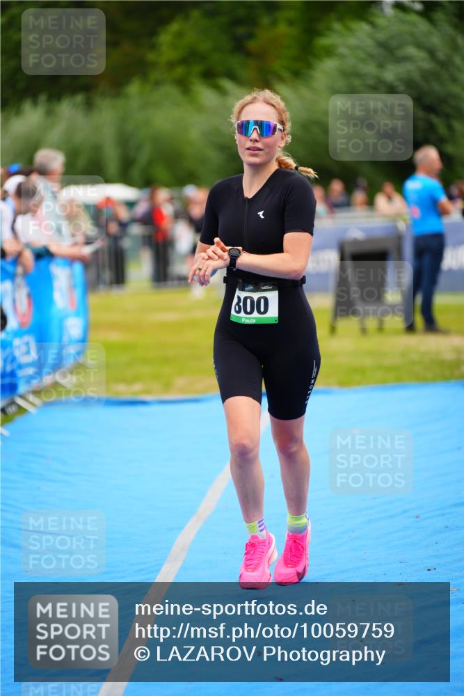 30.08.2026 - Elbe Triathlon Hamburg LAZAROV Photography http://msf.ph/oto/10059759 30.08.2026 11:37:24 Ziel 800, 824, 1341 meine-sportfotos.de