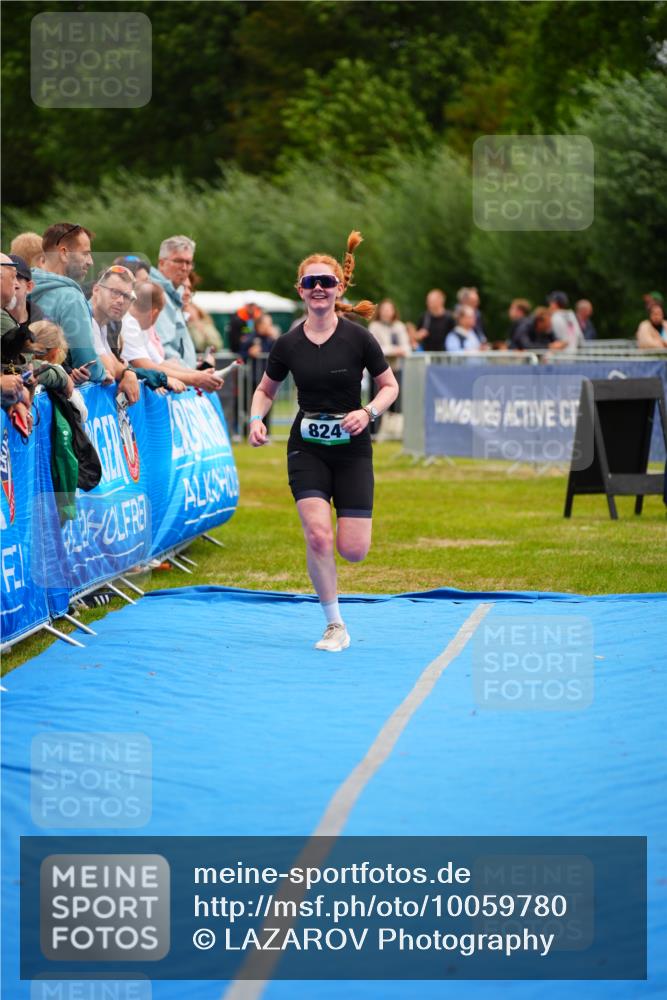30.08.2026 - Elbe Triathlon Hamburg LAZAROV Photography http://msf.ph/oto/10059780 30.08.2026 11:37:31 Ziel 824, 1334 meine-sportfotos.de