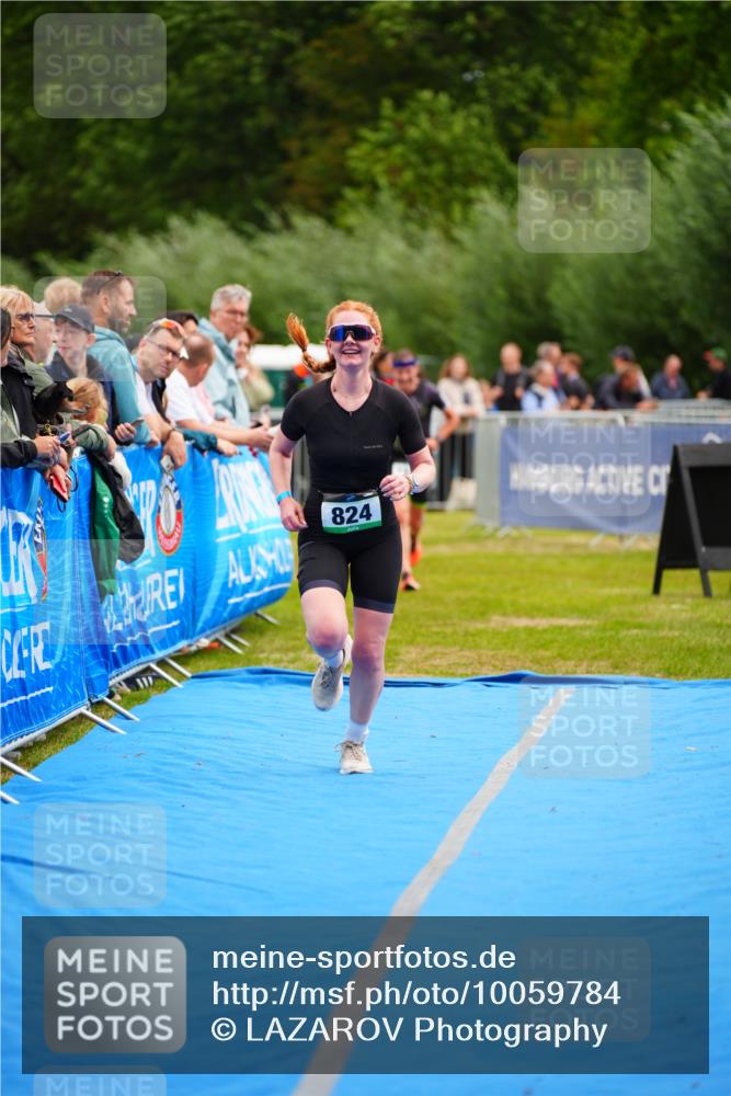 30.08.2026 - Elbe Triathlon Hamburg LAZAROV Photography http://msf.ph/oto/10059784 30.08.2026 11:37:31 Ziel 824, 1334 meine-sportfotos.de