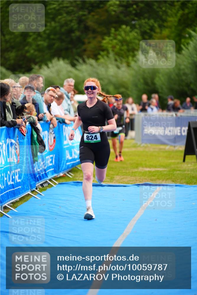 30.08.2026 - Elbe Triathlon Hamburg LAZAROV Photography http://msf.ph/oto/10059787 30.08.2026 11:37:31 Ziel 824, 1334 meine-sportfotos.de