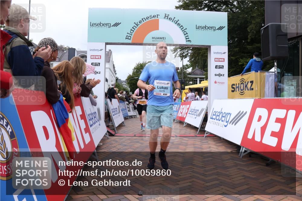 30.08.2026 - Blankeneser Heldenlauf Lena Gebhardt http://msf.ph/oto/10059860 30.08.2026 12:27:15 Ziel 2777, 2828, 4276 meine-sportfotos.de