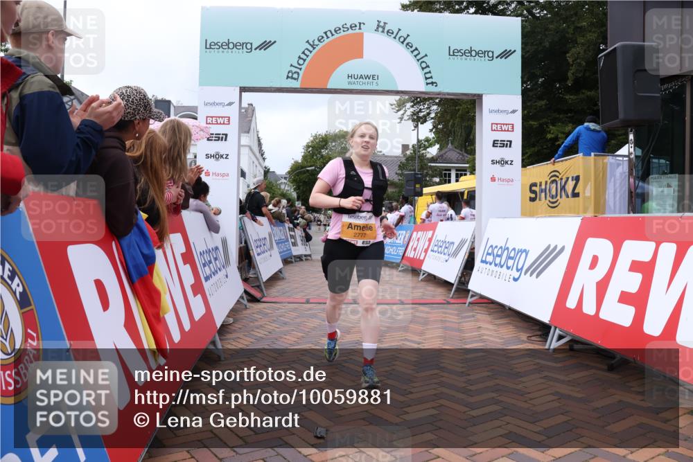 30.08.2026 - Blankeneser Heldenlauf Lena Gebhardt http://msf.ph/oto/10059881 30.08.2026 12:27:17 Ziel 2777, 2828, 4062, 4276 meine-sportfotos.de