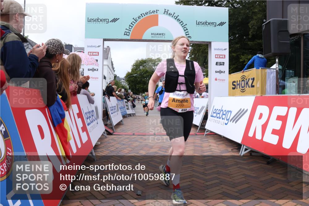 30.08.2026 - Blankeneser Heldenlauf Lena Gebhardt http://msf.ph/oto/10059887 30.08.2026 12:27:17 Ziel 2777, 2828, 4062, 4276 meine-sportfotos.de