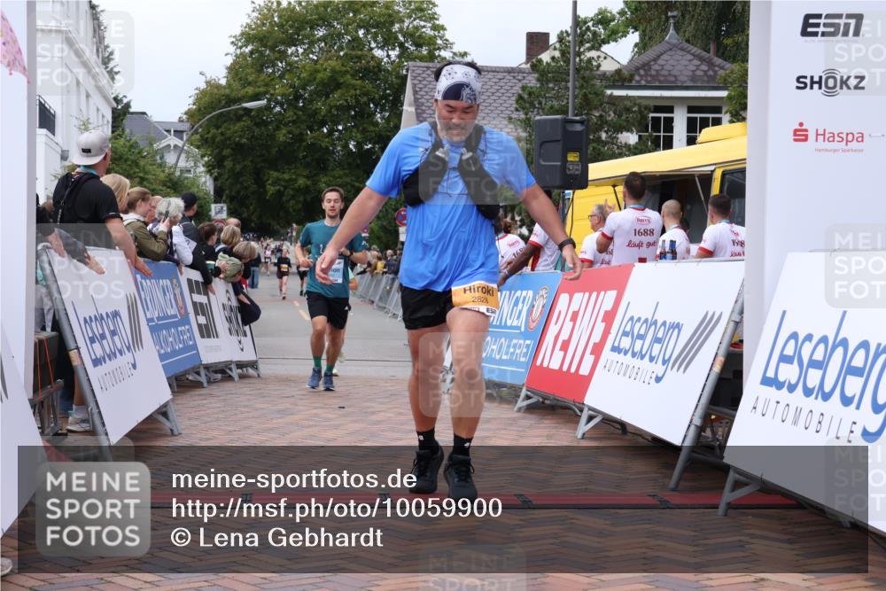 30.08.2026 - Blankeneser Heldenlauf Lena Gebhardt http://msf.ph/oto/10059900 30.08.2026 12:27:18 Ziel 2777, 2828, 4062, 4276 meine-sportfotos.de