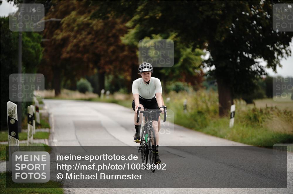 30.08.2026 - Elbe Triathlon Hamburg Michael Burmester http://msf.ph/oto/10059902 30.08.2026 11:37:12 Radfahren 1485, 1553, 1649 meine-sportfotos.de