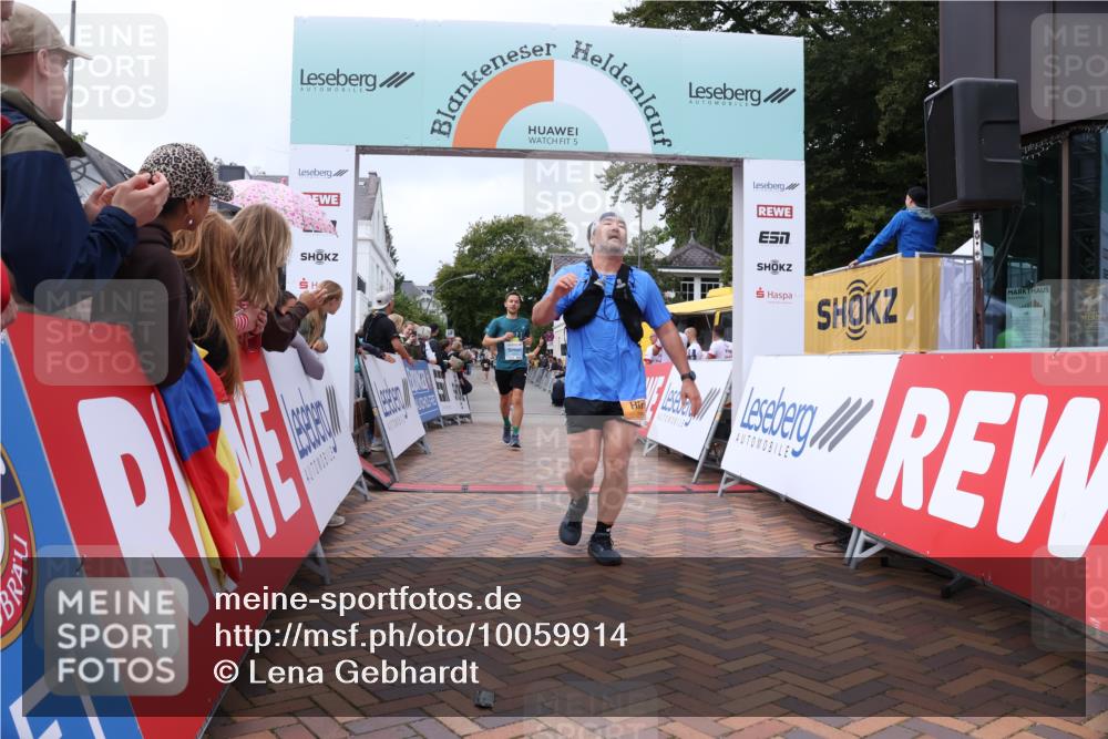 30.08.2026 - Blankeneser Heldenlauf Lena Gebhardt http://msf.ph/oto/10059914 30.08.2026 12:27:19 Ziel 2677, 2777, 2828, 4062, 4276 meine-sportfotos.de