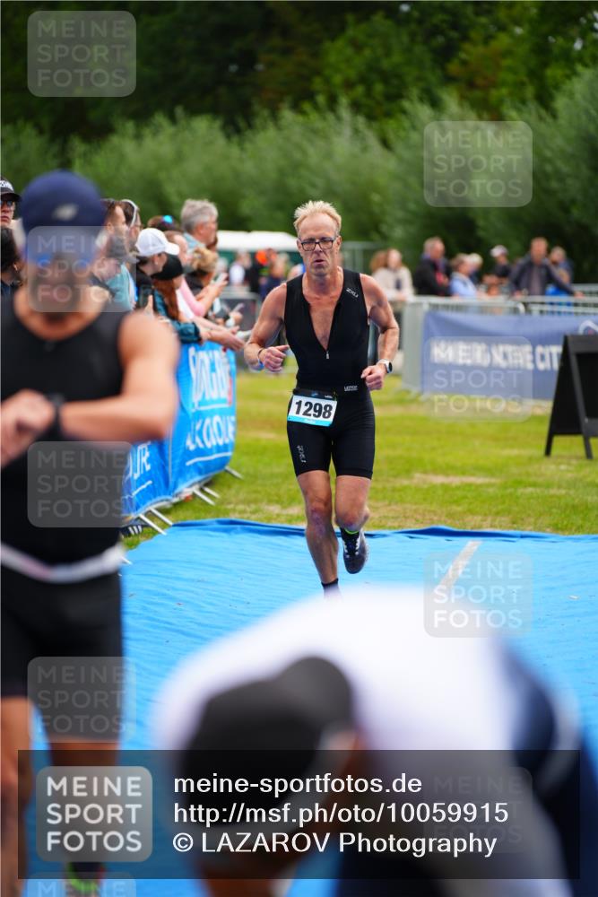 30.08.2026 - Elbe Triathlon Hamburg LAZAROV Photography http://msf.ph/oto/10059915 30.08.2026 11:38:01 Ziel 759, 1298 meine-sportfotos.de