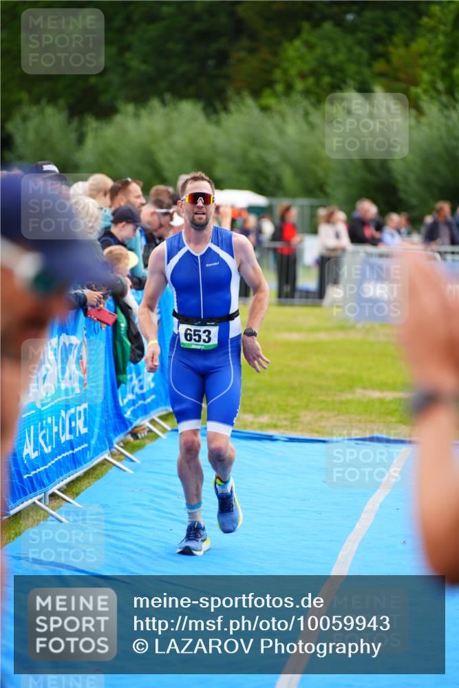 30.08.2026 - Elbe Triathlon Hamburg LAZAROV Photography http://msf.ph/oto/10059943 30.08.2026 11:38:09 Ziel  meine-sportfotos.de