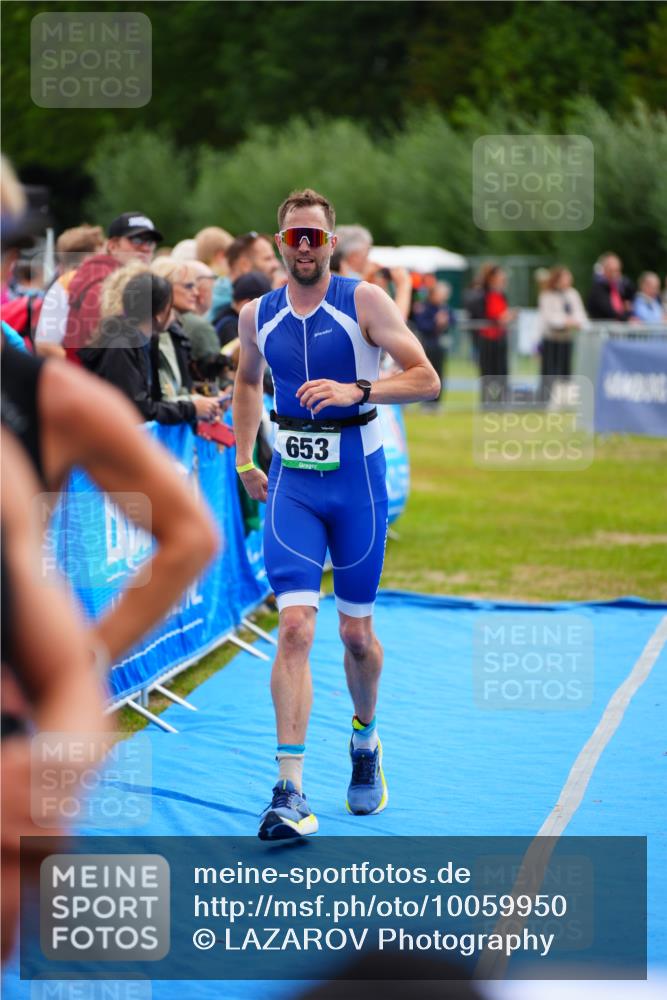 30.08.2026 - Elbe Triathlon Hamburg LAZAROV Photography http://msf.ph/oto/10059950 30.08.2026 11:38:09 Ziel  meine-sportfotos.de