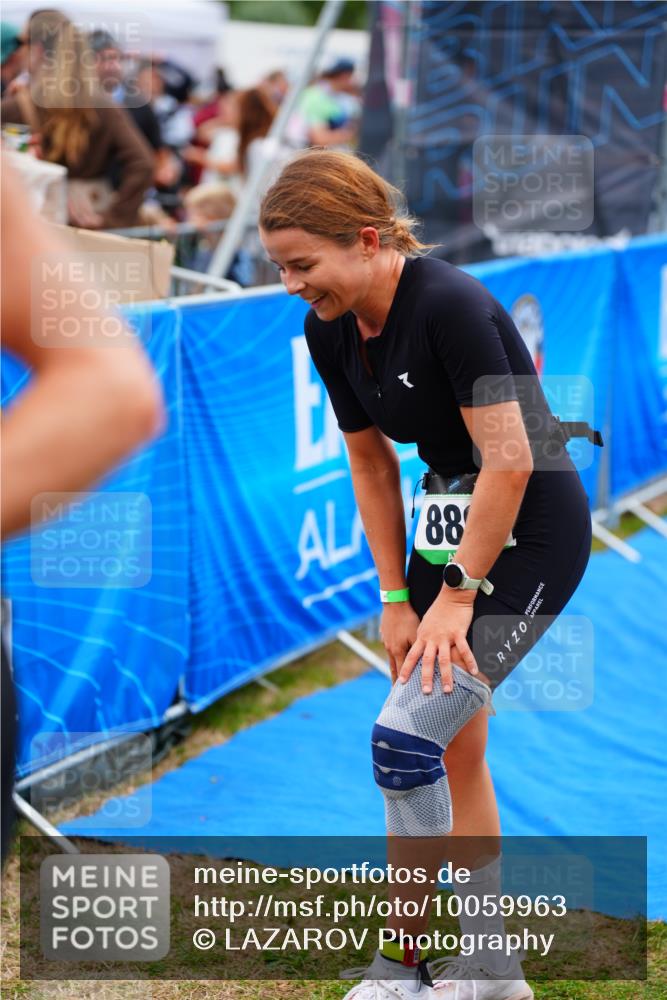 30.08.2026 - Elbe Triathlon Hamburg LAZAROV Photography http://msf.ph/oto/10059963 30.08.2026 11:38:24 Ziel 889, 1335, 1422 meine-sportfotos.de