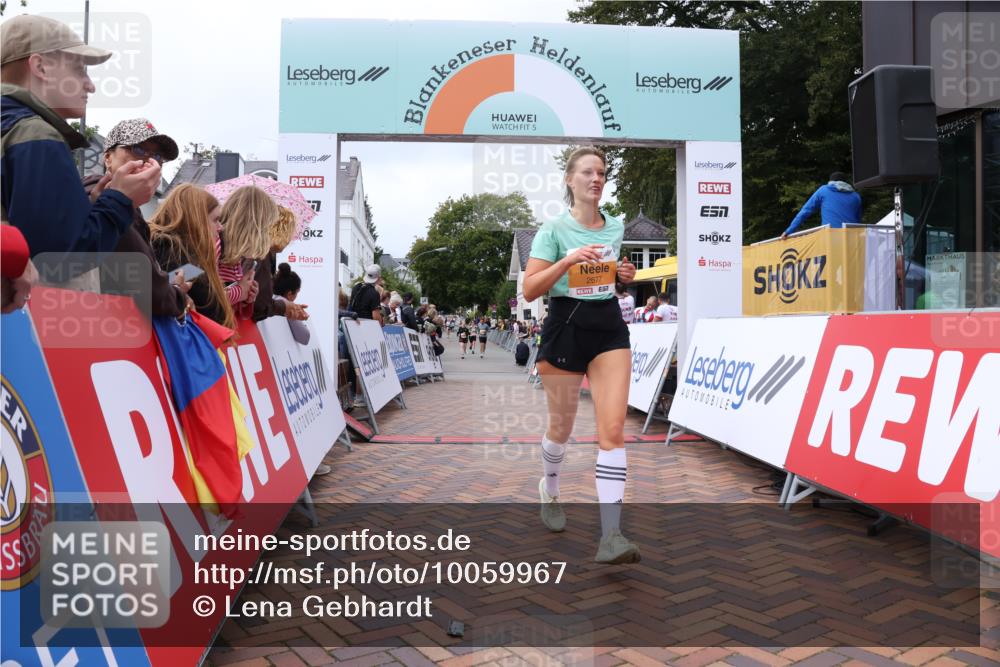 30.08.2026 - Blankeneser Heldenlauf Lena Gebhardt http://msf.ph/oto/10059967 30.08.2026 12:27:24 Ziel 2677, 2828, 4062 meine-sportfotos.de