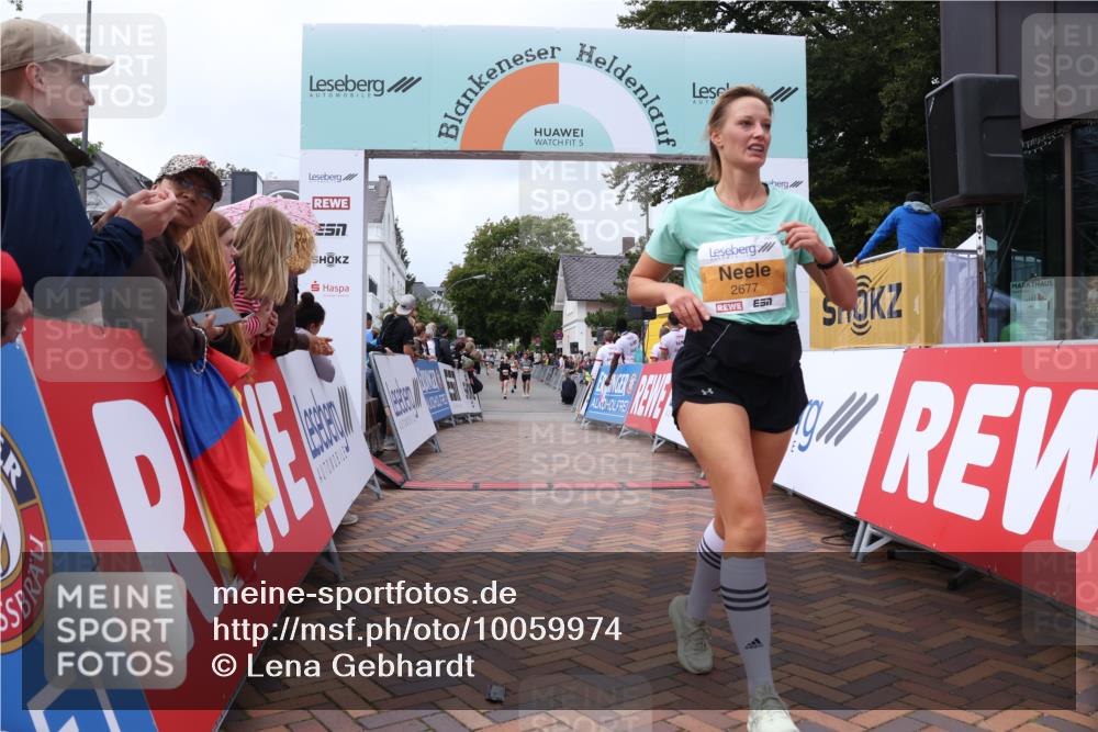 30.08.2026 - Blankeneser Heldenlauf Lena Gebhardt http://msf.ph/oto/10059974 30.08.2026 12:27:25 Ziel 2677, 2828, 4062 meine-sportfotos.de