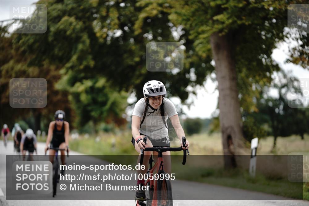30.08.2026 - Elbe Triathlon Hamburg Michael Burmester http://msf.ph/oto/10059995 30.08.2026 11:38:19 Radfahren 1469, 1498, 1502, 1519, 1587, 1658 meine-sportfotos.de
