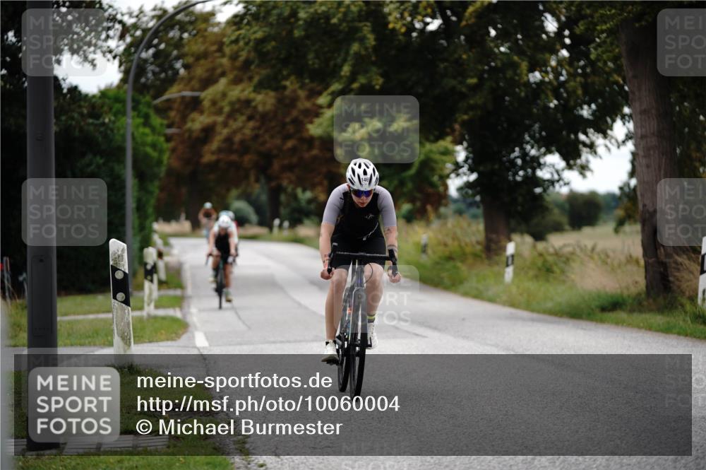 30.08.2026 - Elbe Triathlon Hamburg Michael Burmester http://msf.ph/oto/10060004 30.08.2026 11:38:21 Radfahren 1469, 1498, 1502, 1519, 1587, 1658 meine-sportfotos.de