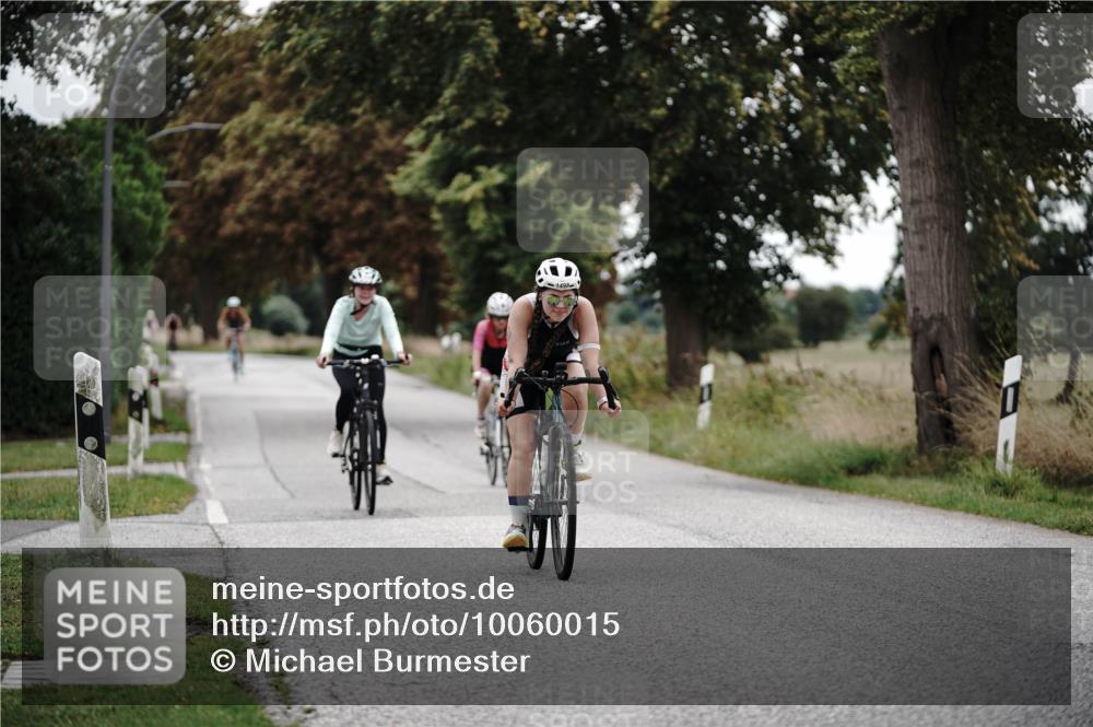 30.08.2026 - Elbe Triathlon Hamburg Michael Burmester http://msf.ph/oto/10060015 30.08.2026 11:38:24 Radfahren 1469, 1498, 1502, 1658 meine-sportfotos.de